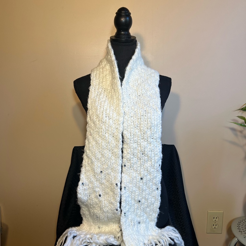 Old Navy Cozy White Knit Scarf